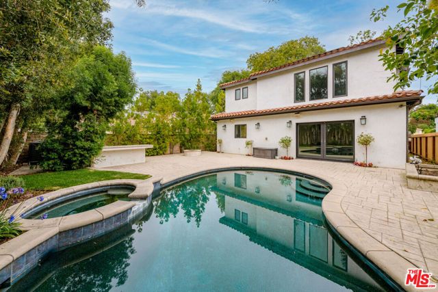 2627 Castle Heights Place, Los Angeles, CA 90034