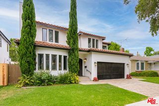 2627 Castle Heights Place, Los Angeles, CA 90034