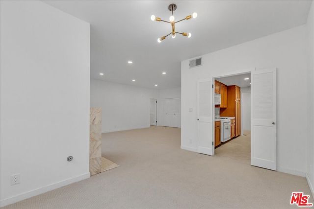 10465 Eastborne Avenue 206, Los Angeles, CA 90024