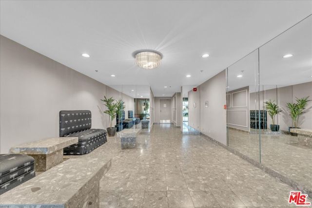 10465 Eastborne Avenue 206, Los Angeles, CA 90024