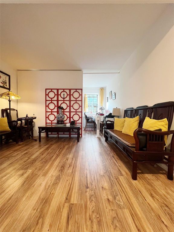 14430 78th Road 3G, Flushing, NY 11367