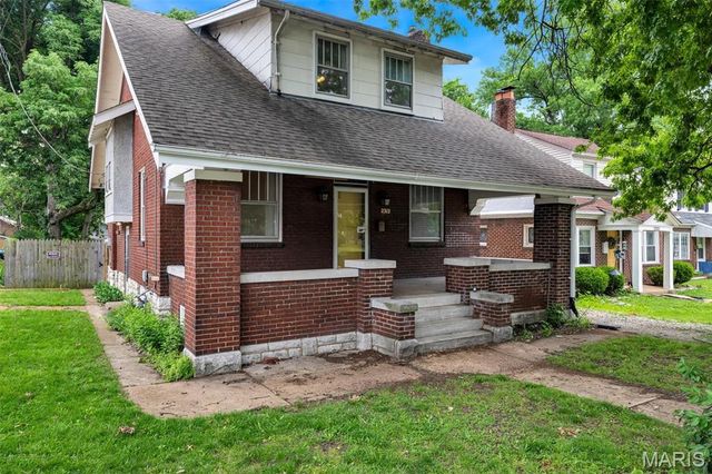 2312 Bellevue Avenue, Maplewood, MO 63143