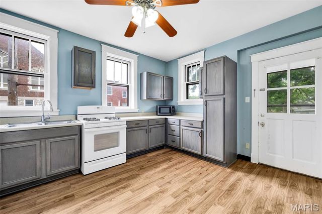 2312 Bellevue Avenue, Maplewood, MO 63143