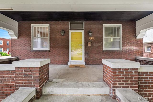 2312 Bellevue Avenue, Maplewood, MO 63143