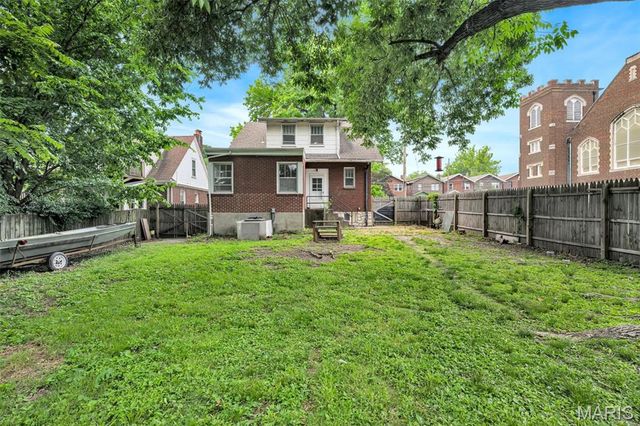 2312 Bellevue Avenue, Maplewood, MO 63143