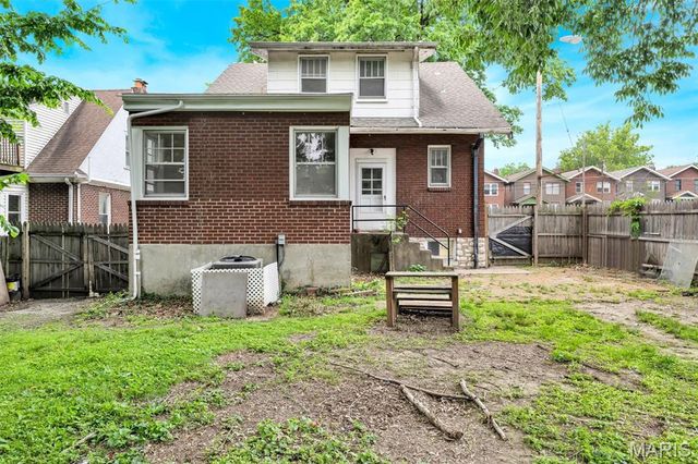 2312 Bellevue Avenue, Maplewood, MO 63143