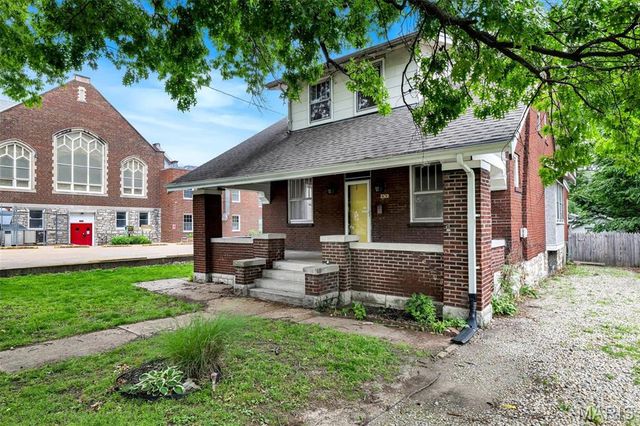 2312 Bellevue Avenue, Maplewood, MO 63143