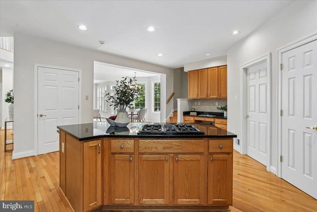 311 WATKINS CIR, Rockville, MD 20850