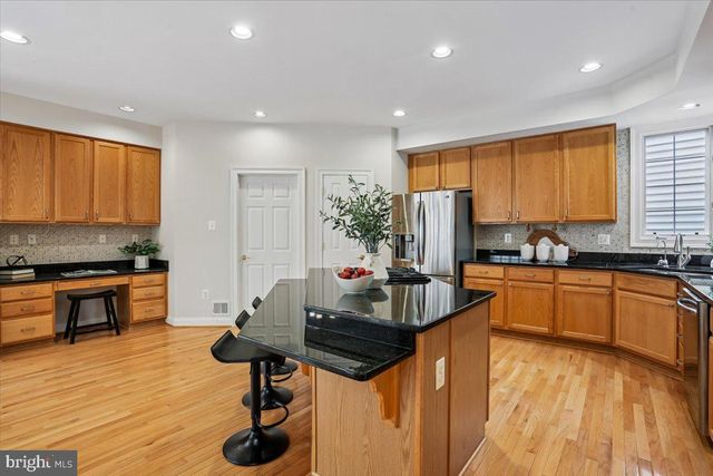 311 WATKINS CIR, Rockville, MD 20850