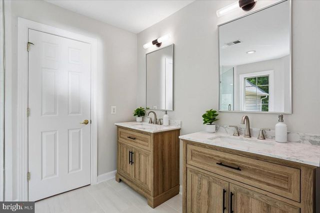 311 WATKINS CIR, Rockville, MD 20850