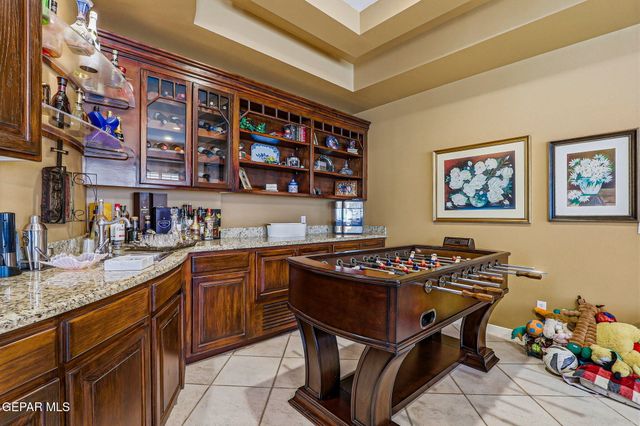 5806 DIAMOND POINT Circle, El Paso, TX 79912