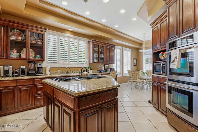 5806 DIAMOND POINT Circle, El Paso, TX 79912