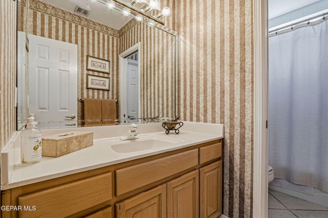 5806 DIAMOND POINT Circle, El Paso, TX 79912