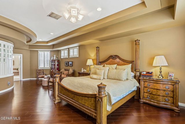 5806 DIAMOND POINT Circle, El Paso, TX 79912