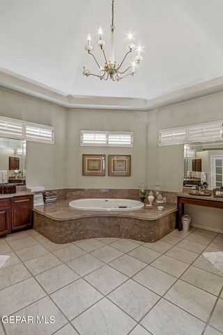 5806 DIAMOND POINT Circle, El Paso, TX 79912