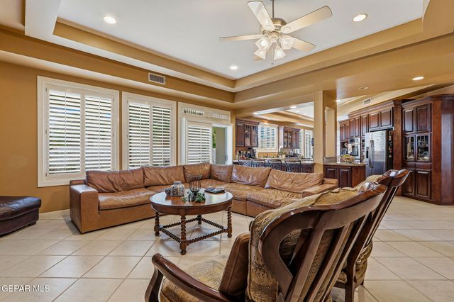 5806 DIAMOND POINT Circle, El Paso, TX 79912