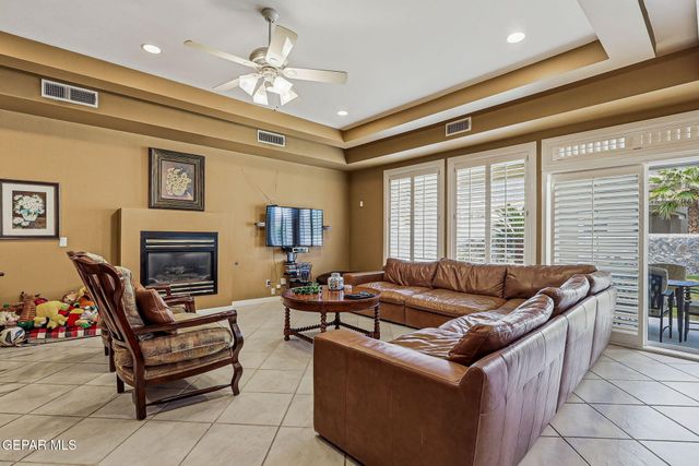 5806 DIAMOND POINT Circle, El Paso, TX 79912