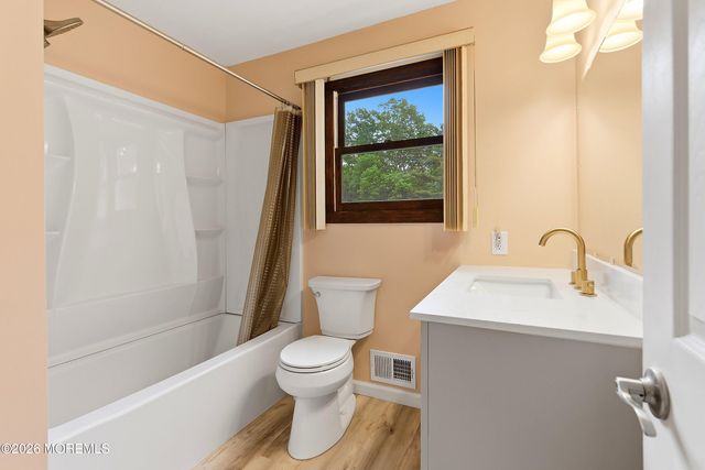 203 Doe Road, Toms River, NJ 08753