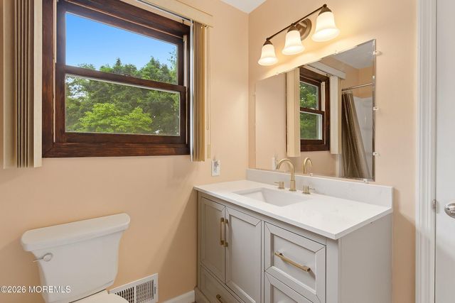 203 Doe Road, Toms River, NJ 08753