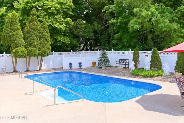 203 Doe Road, Toms River, NJ 08753
