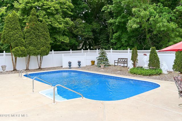 203 Doe Road, Toms River, NJ 08753