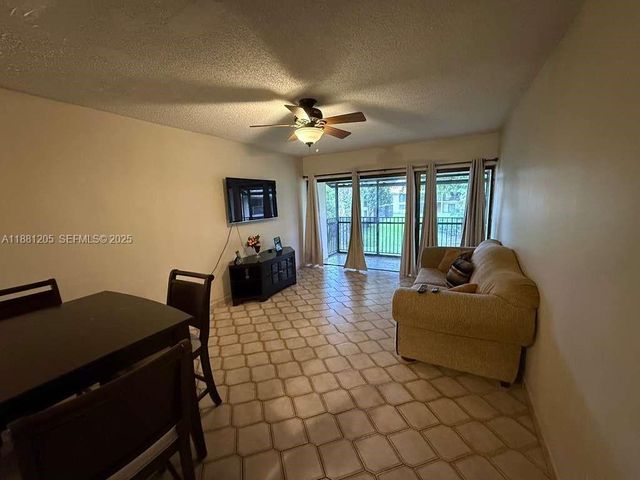 5915 Washington Street 116, Hollywood, FL 33023