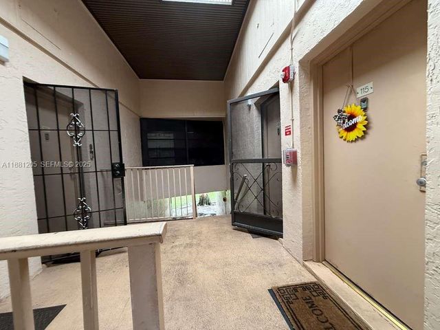 5915 Washington Street 116, Hollywood, FL 33023