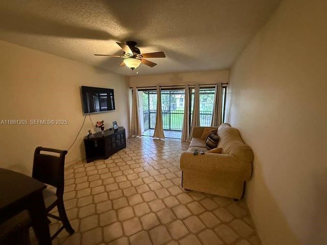 5915 Washington Street 116, Hollywood, FL 33023