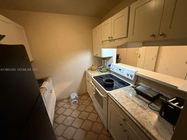 5915 Washington Street 116, Hollywood, FL 33023