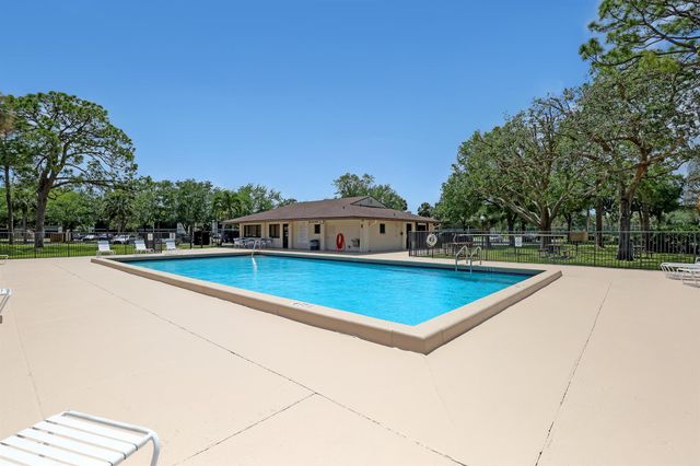 6257 Chasewood Drive B, Jupiter, FL 33458