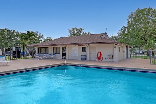 6257 Chasewood Drive B, Jupiter, FL 33458