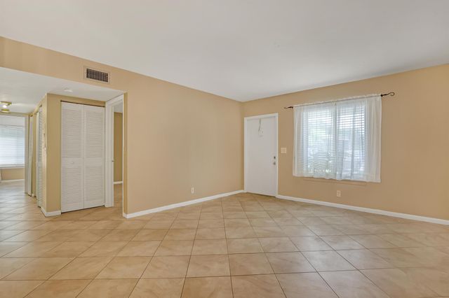 6257 Chasewood Drive B, Jupiter, FL 33458