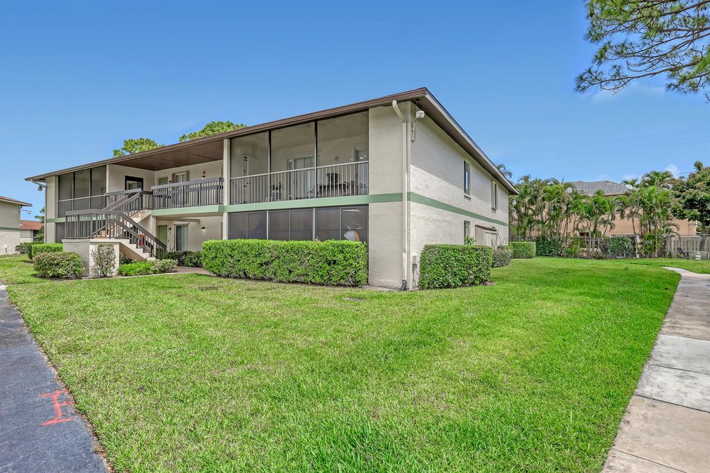 6257 Chasewood Drive B, Jupiter, FL 33458