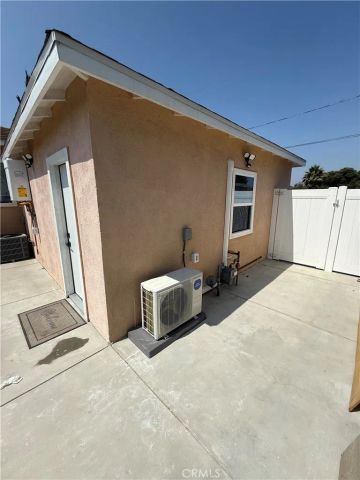 6144 Fair Ave., North Hollywood, CA 91606
