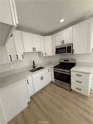 6144 Fair Ave., North Hollywood, CA 91606