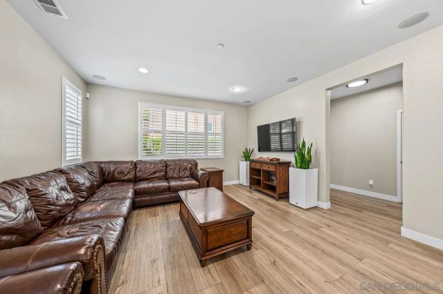 2207 Antonio Dr, Chula Vista, CA 91915