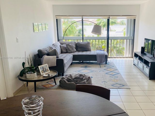 255 Galen Drive 4L, Key Biscayne, FL 33149