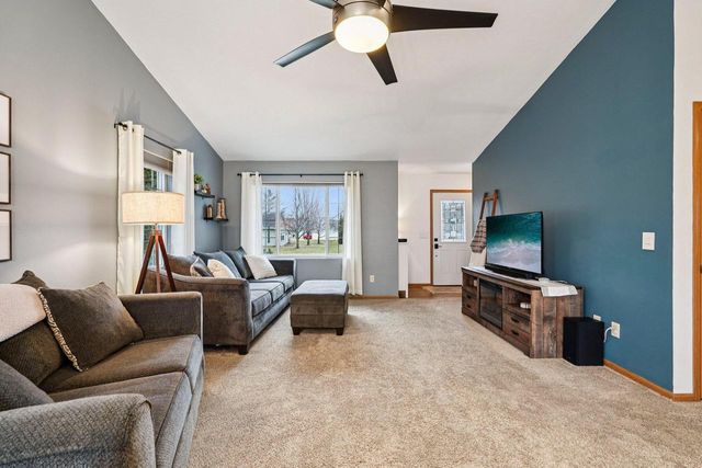 1183 Rockfield ROAD, Hartford, WI 53027