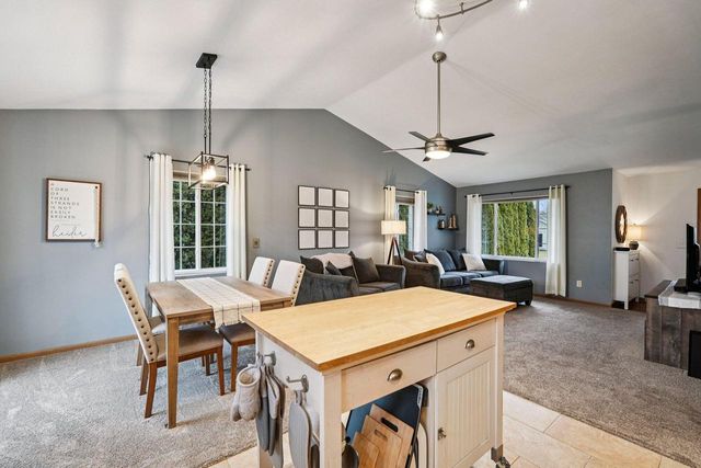 1183 Rockfield ROAD, Hartford, WI 53027