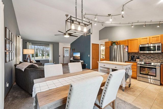 1183 Rockfield ROAD, Hartford, WI 53027