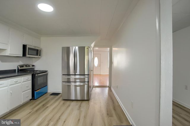 19 W HARRISBURG ST, Dillsburg, PA 17019