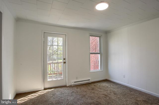 19 W HARRISBURG ST, Dillsburg, PA 17019