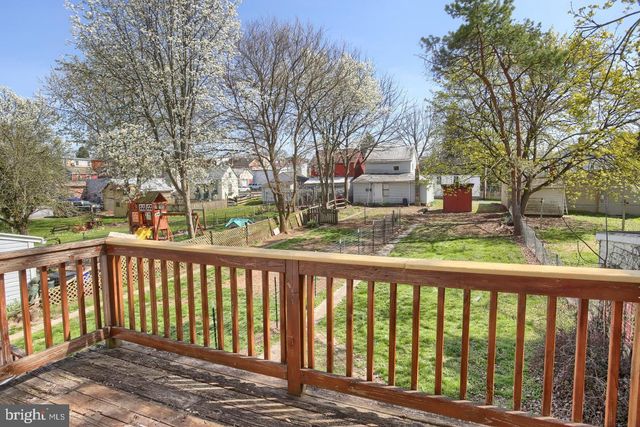 19 W HARRISBURG ST, Dillsburg, PA 17019