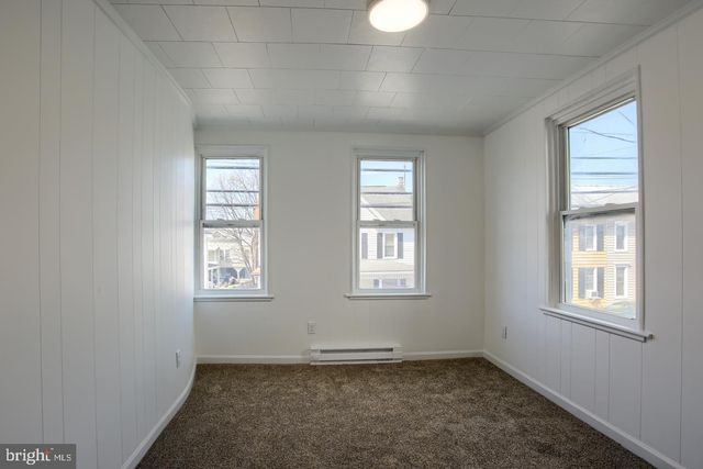 19 W HARRISBURG ST, Dillsburg, PA 17019