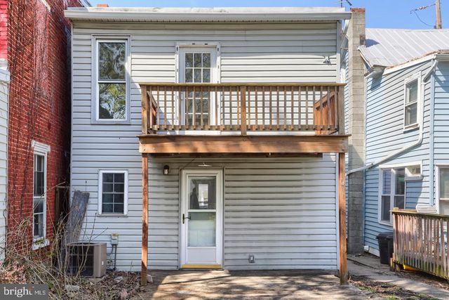 19 W HARRISBURG ST, Dillsburg, PA 17019