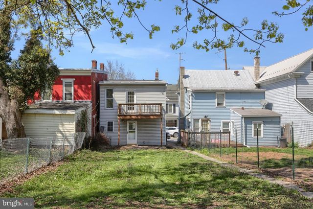 19 W HARRISBURG ST, Dillsburg, PA 17019