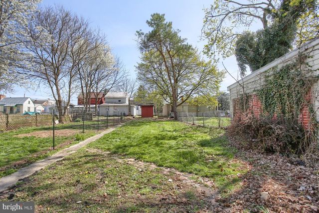 19 W HARRISBURG ST, Dillsburg, PA 17019