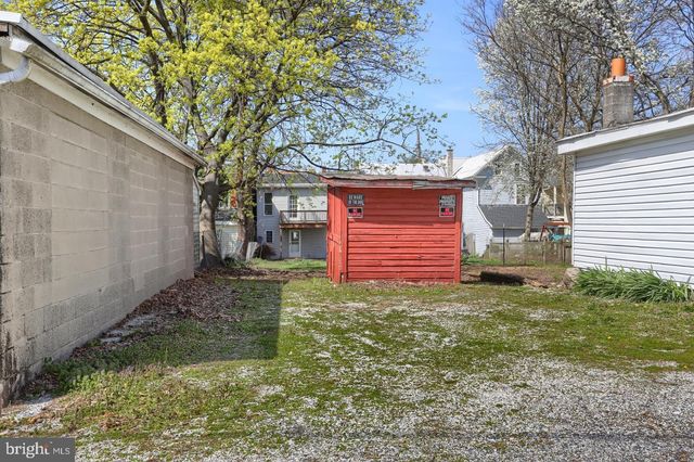 19 W HARRISBURG ST, Dillsburg, PA 17019