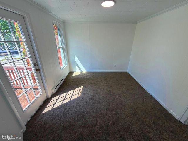 19 W HARRISBURG ST, Dillsburg, PA 17019