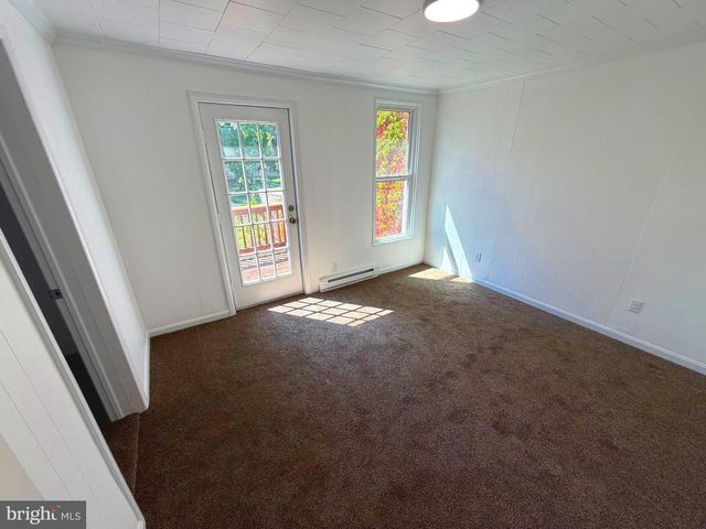 19 W HARRISBURG ST, Dillsburg, PA 17019